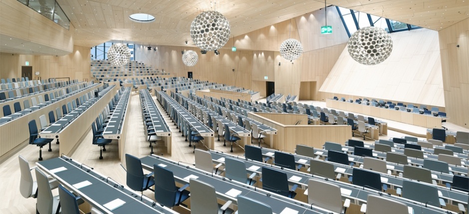 Hoher Sitzkomfort bieten die Stuhlführungen im OMPI Genf.